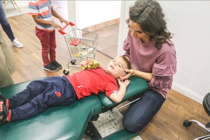 The Wiggle Factor: How a Pediatric Chiropractic in Costa Mesa Works with Kids Who Won’t Sit Still